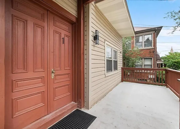 Shadyside, !1 Spacious & Modern 1 Bedroom With Parking Apartment *