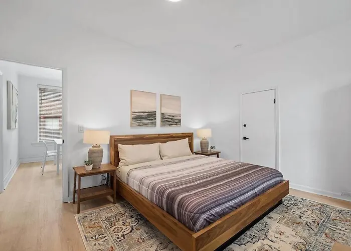 Shadyside, !1 Spacious & Modern 1 Bedroom With Parking Apartment *